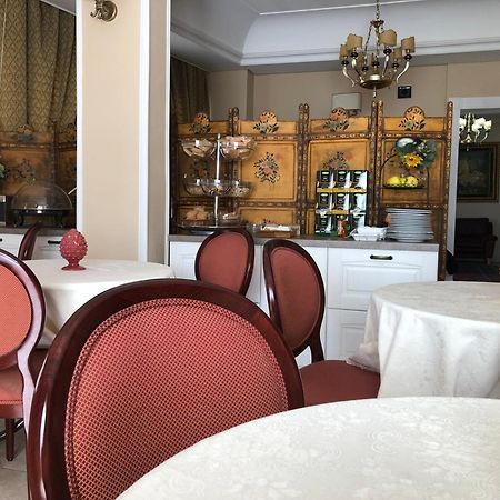 德安杰洛皇宫酒店 马扎拉德尔瓦洛 外观 照片